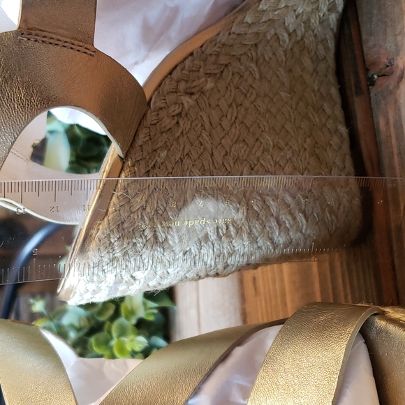 Never worn gold wedges - Picture 3 of 4